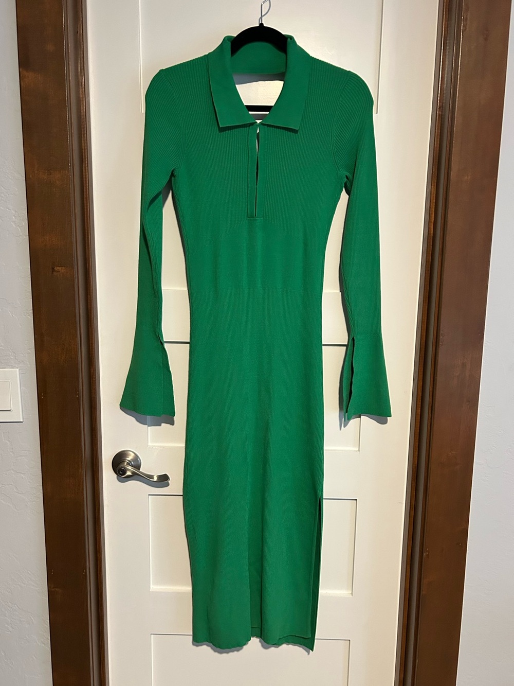 NA-KD Ribbed Knit Maxi / Midi Dress Green Open Back Split Cuff Size Large